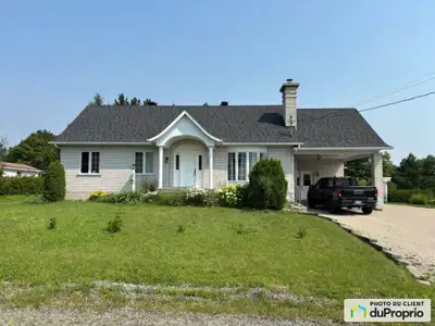 Belle maison familiale dans un quartier calme, sans voisins à l'arrière. À proximité des écoles et p...