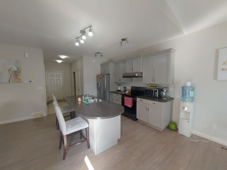 Spacious 4-Bedroom with 3.5 Bathrooms! 4