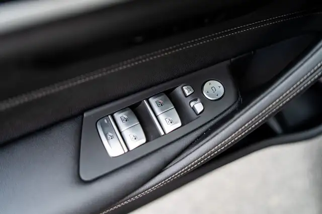 2023 BMW 5 Series5783111882886553632