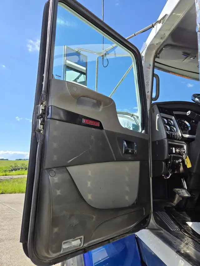 2013 KENWORTH T800 in Heavy Trucks in Saskatoon - Image 20