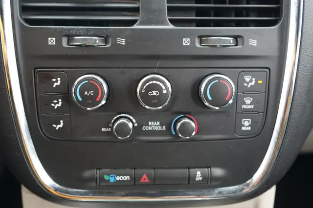 2018 Dodge Grand Caravan SXT Premium Plus WITH STOW & GO in Cars & Trucks in Red Deer - Image 40