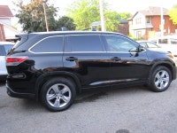 LIKE NEW INSIDE AND OUT. FINISHED IN BLACK WITH BLACK LEATHER INTERIOR. ALLOY WHEELS, HEATED AND VEN... (image 7)