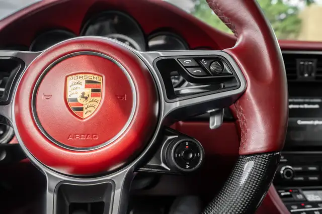 2017 Porsche 9115565647876220723212