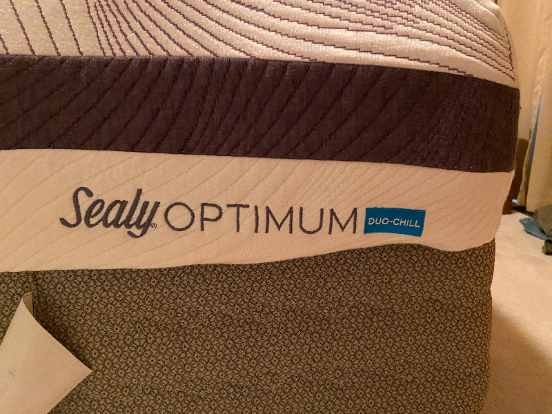 Sealy optimum duo chill king size mattress Beds & Mattresses