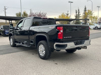 2024 CHEVROLET SILVERADO LTZ CREW CAB 4X4 - 6.6 DURAMAX DIESEL - NO ACCIDENTS - ONE OWNER FEATURES I... (image 7)
