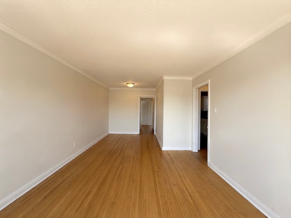 82 Lanark Ave - 2nd Floor 5