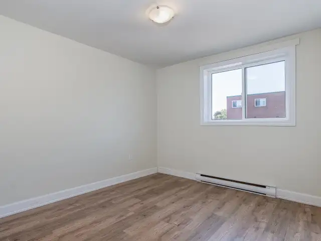 Port Elgin 2 Bedroom Apartment for Rent: in Long Term Rentals in Owen Sound - Image 15