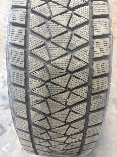 Bridgestone en excellente état 10/32 pneus hiver rive sud ville mercier valerie 514-501-6036