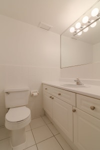 Akelius two bedroom apartment for rent. Located near Docteur Penfield in the Downtown - Guy Concordi... (image 7)