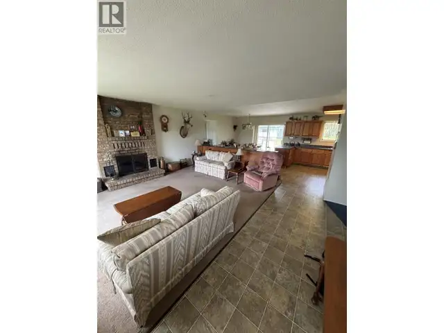 7253 WATCH LAKE ROAD Lone Butte, British Columbia in Houses for Sale in 100 Mile House - Image 8