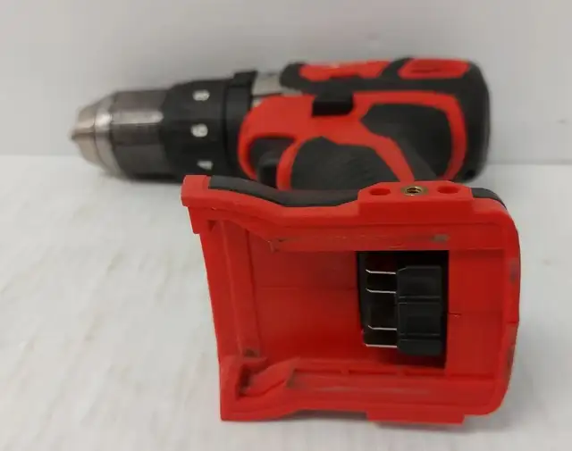 (92074-2) Milwaukee 1/2 Hammer Drill in Power Tools in Calgary - Image 7
