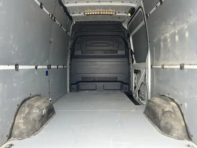 2020 Mercedes-Benz Sprinter fourgonnette toit haut - 144 in Cars & Trucks in Laval / North Shore - Image 8