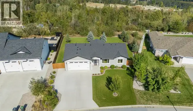 4009 Grandview Drive Castlegar, British Columbia in Land for Sale in Nelson - Image 4