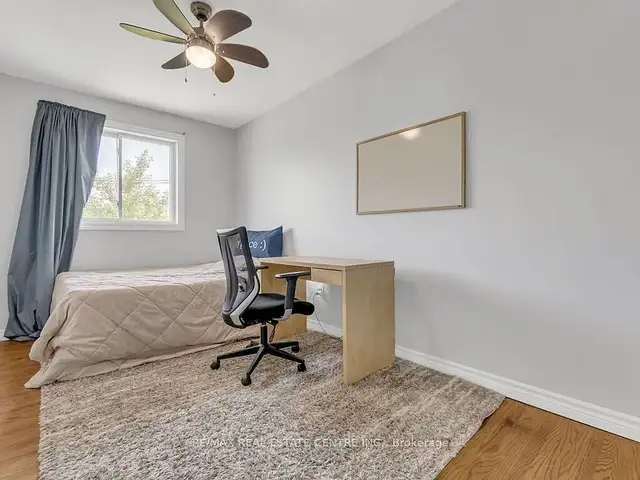 Nicely laid out 4+1 bedroom semi-detached bungalow in Houses for Sale in Oakville / Halton Region - Image 8
