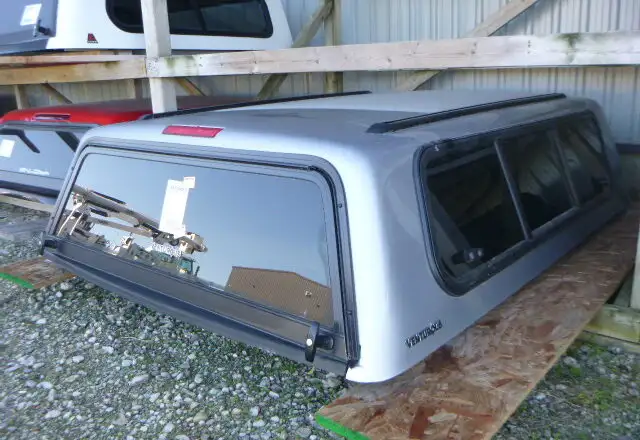 2016 - 2023 Toyota Tacoma 6'2 1D6 Silver Venturous New Truck Cap in Other Parts & Accessories in Kitchener / Waterloo - Image 4