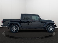 This 2026 JEEP GLADIATOR SPORT 4X4 has the following options Cloth Low-Back Bucket Seats, Remote Sta... (image 5)