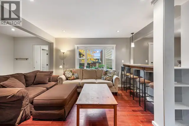 3328 Third St Cumberland, British Columbia in Houses for Sale in Comox / Courtenay / Cumberland - Image 24