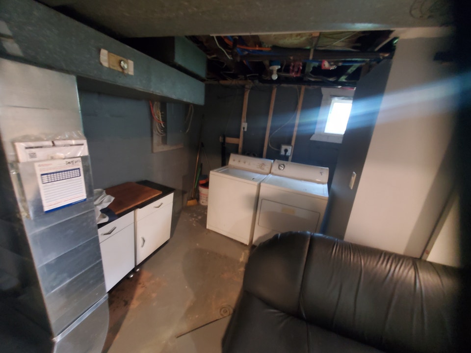 679 Piche lower level of u2 avail anytime 4