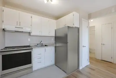 Appartement 3 et demi situé dans un quartier résidentiel de Beauport, à la jonction de l’avenue Roya...