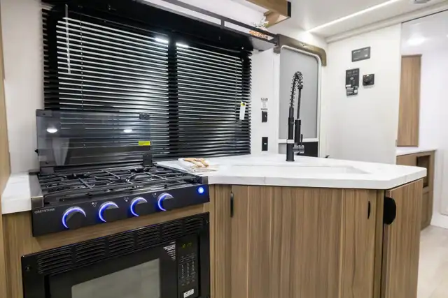 2026 Forest River SALEM 26ICE WITH BUNKS SAVE $10000 in Travel Trailers & Campers in Regina - Image 10