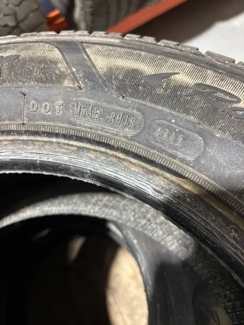 *USED* GOODYEAR ULTRA GRIP WINTER 195/65R15 in Tires & Rims in Grand Bend - Image 3
