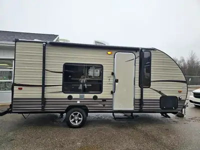 . Vehicle Information Provided by autoTRADER.ca . ... Other Equipment Air Conditioner(Roof), Stabili...