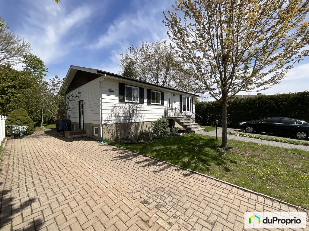 $679,000 - Intergenerational in Longueuil (Vieux-Longueuil) — photo 2