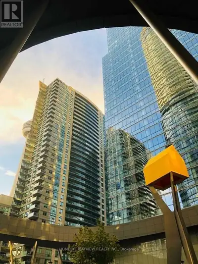 Beautiful one plus den unit in the heart of Downtown in the Ice Condos. Be in the centre of it all a...