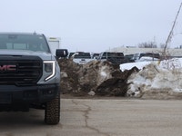 6.2L V8 engine for powerful performance | 4x4 drive for all-terrain capability | Luxurious leather i... (image 6)