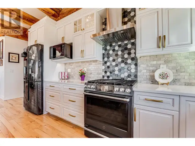 7410 McLennan Road Vernon, British Columbia in Houses for Sale in Vernon - Image 13