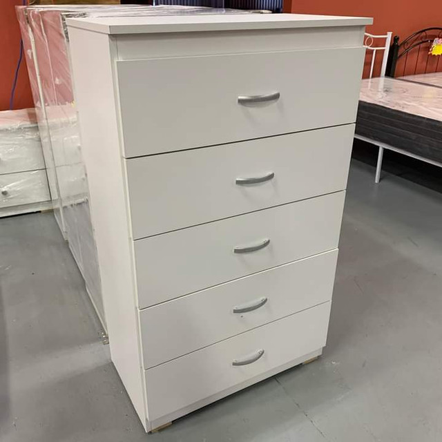 Modern 6 Drawer Tall Chest – Elegant Bedroom Storage in Dressers & Wardrobes in City of Toronto