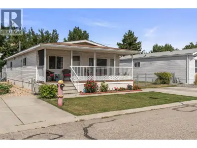 A huge private yard in a 55+ community? Yes—it exists, and it’s right here. Welcome to Lakepointe, o...
