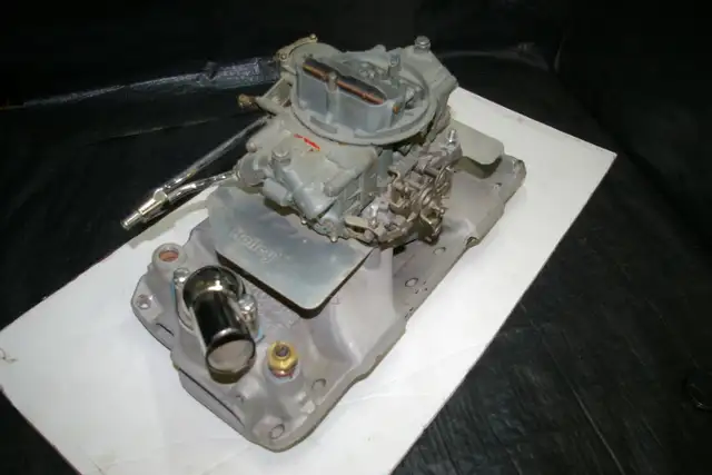 HOLLEY CARB &  INTAKE  MANIFOLD EDELBROCK PERFORMANCE in Auto Body Parts in Edmonton - Image 3