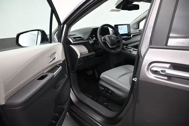 2024 Toyota Sienna XLE in Cars & Trucks in Dartmouth - Image 15
