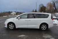 Price reduced to $18,950! Clean Carfax, Plug in hybrid, Well maintain, 7 passengers seating, navigat... (image 1)