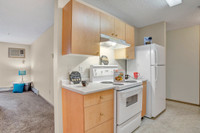 Bright & Modern 2 bedroom with in-suite laundry and Pet friendly