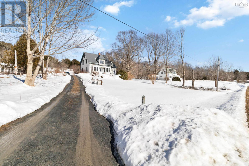 5732 Highway 332 Middle Lahave, Nova Scotia Houses for Sale