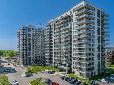 Condo 3 1/2 de luxe 2025 à louer Centre-ville de Laval