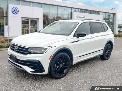 This Volkswagen Tiguan delivers a Intercooled Turbo Regular Unleaded I-4 2.0 L/121 engine powering t...