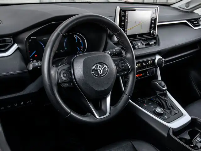 2020 Toyota RAV4 LIMITED|HYBRID|AWD|NAV|ROOF|LEATHER|BACKUP|CLEA in Cars & Trucks in City of Toronto - Image 7