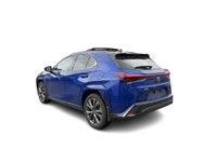 2025 Lexus UX 300h F SPORT Design avec motorisation hybride, rouage intégral AWD et un style audacie... (image 9)