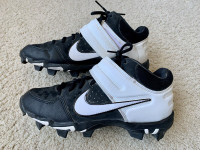 MENS BOYS NIKE BASEBALL SOFTBALL CLEATS - SIZE 8
