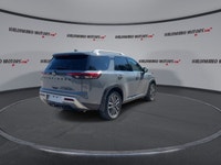 // ACCIDENT FREE!! // // SINGLE OWNER! // This used 2025 Nissan Pathfinder SL 4WD is a smart choice... (image 7)