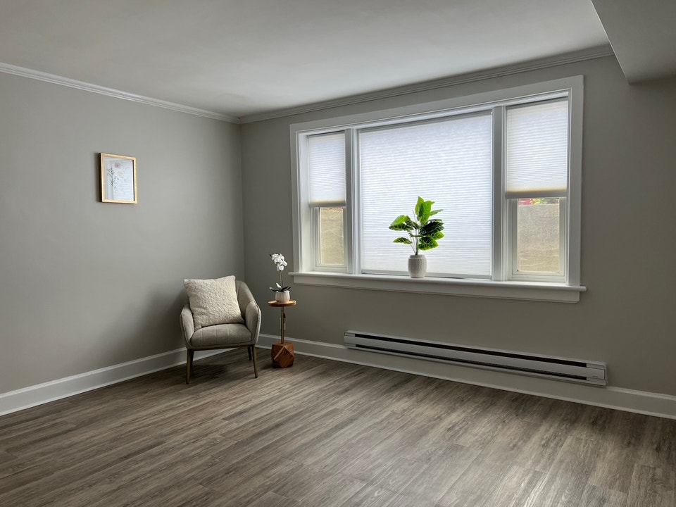 PARKING SPACE INCLUSIVE-LIVERPOOL Apartment 1 Bedroom Guelph 2