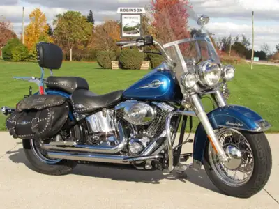 Throaty Exhaust - $26 Week - 39,000 miles This Beautiful 2005 Heritage Softail Classic is a Super Co...