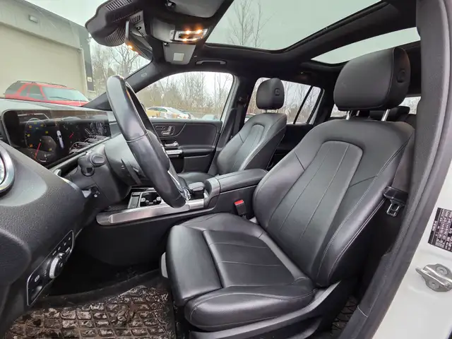 2020 Mercedes-Benz GLB in Cars & Trucks in Ottawa - Image 8