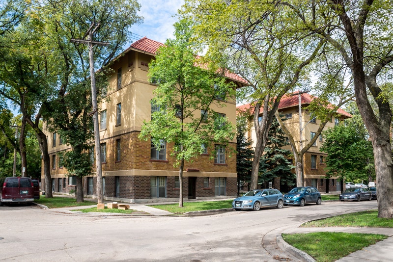 220 Hugo Pasadena Apts 1 Bedroom Long Term Rentals Winnipeg