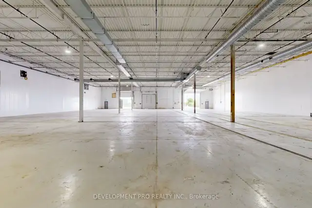 WAREHOUSE UNITS AVAILABLE - MULTIPLE CLEAN USES in Commercial & Office Space for Rent in Mississauga / Peel Region - Image 5