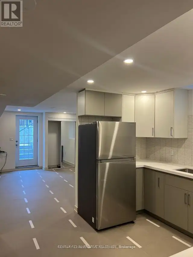 1042 KINGPEAK CRESCENT Pickering, Ontario in Long Term Rentals in Oshawa / Durham Region - Image 11