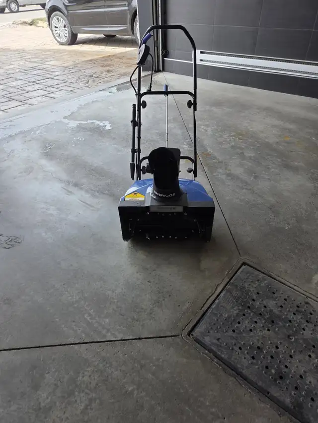 ( PRIX REDUIT )SOUFFLEUSE ELECTRIQUE in Snowblowers in Laval / North Shore - Image 4